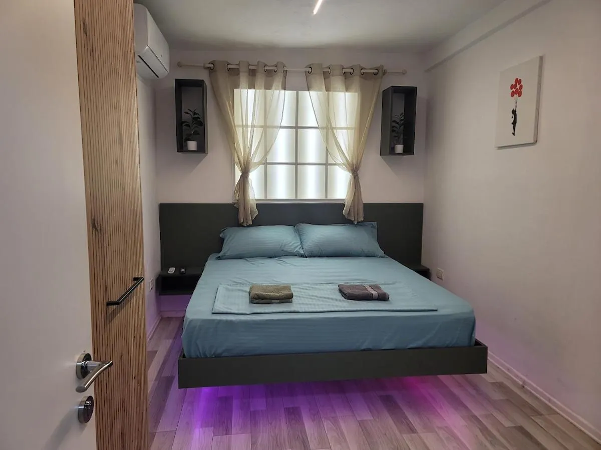 Floating Bed 2 Apartment Tirana 0*,  Albania